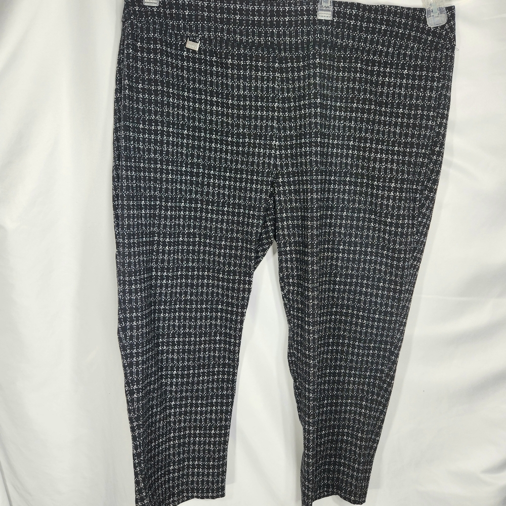 Premise Woman Black & White Rectangle Geometric Print Cropped Pants Plus Size 3X